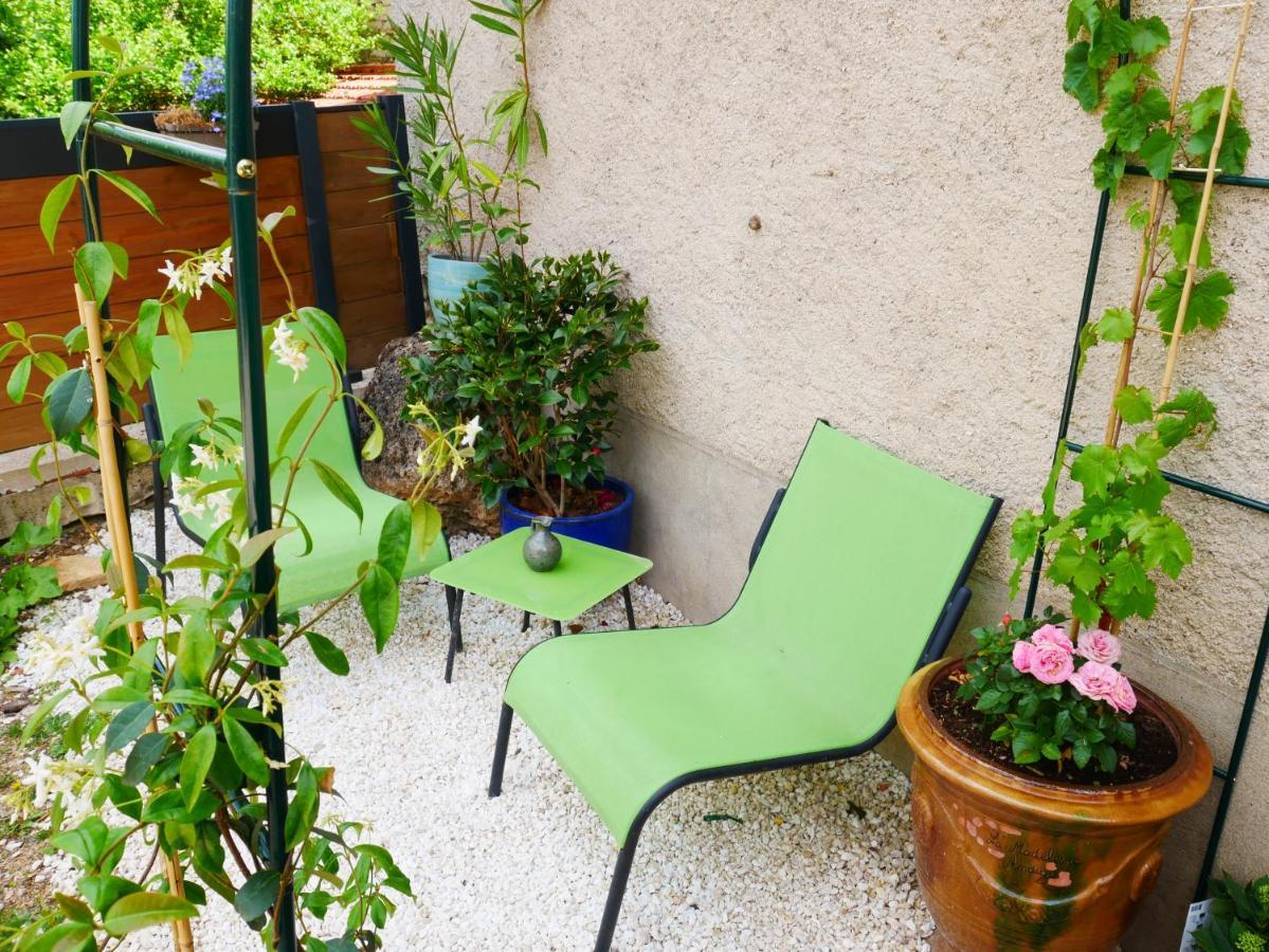 Gîte Le 16, Sous Les Trémières Fleurey-sur-Ouche Exterior foto