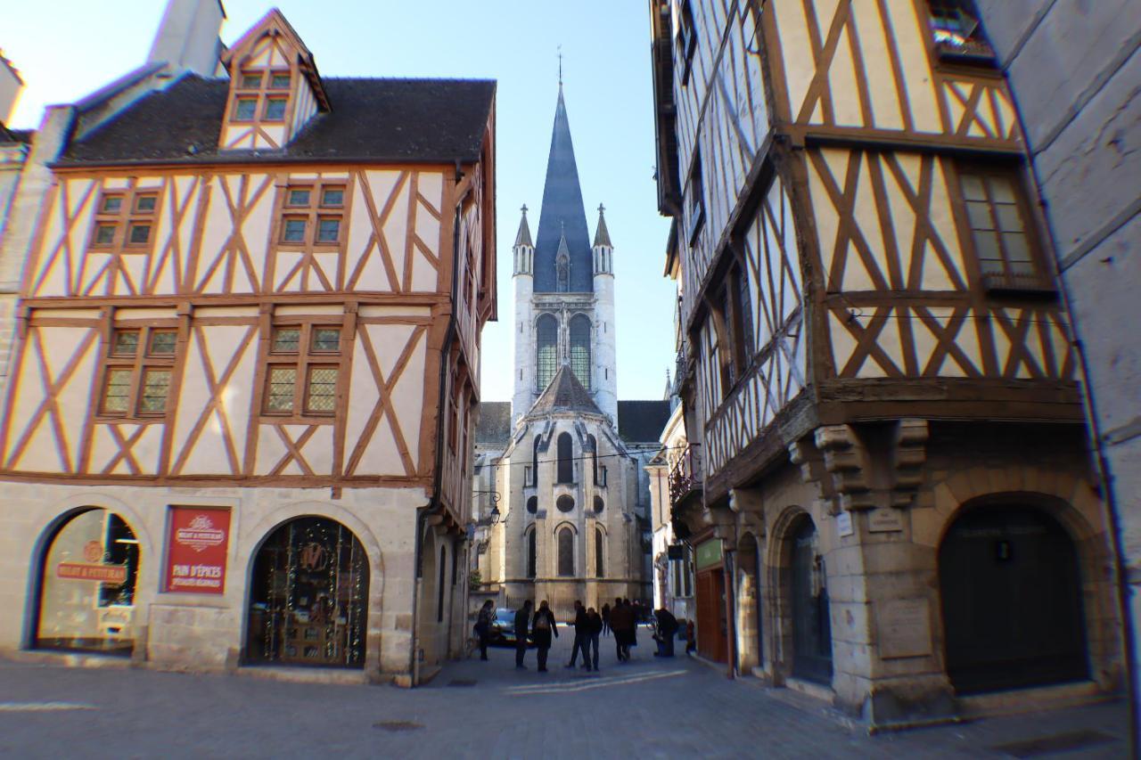 Gîte Le 16, Sous Les Trémières Fleurey-sur-Ouche Exterior foto